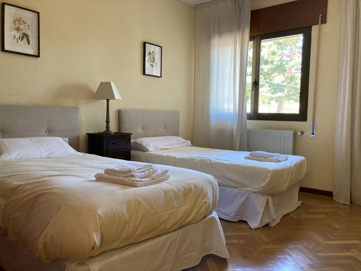 Los Cedros, Gran Chalet Con Piscina Y Apartamento En Navacerrada Ngoại thất bức ảnh