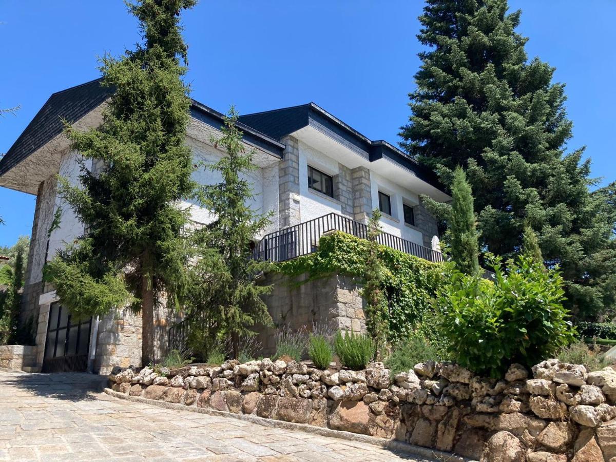 Los Cedros, Gran Chalet Con Piscina Y Apartamento En Navacerrada Ngoại thất bức ảnh