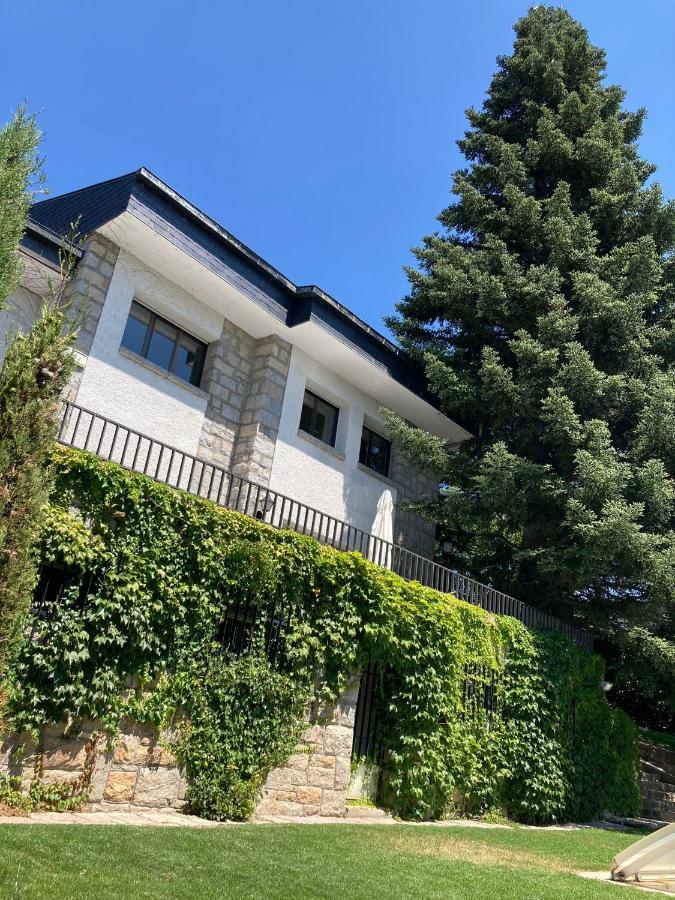 Los Cedros, Gran Chalet Con Piscina Y Apartamento En Navacerrada Ngoại thất bức ảnh