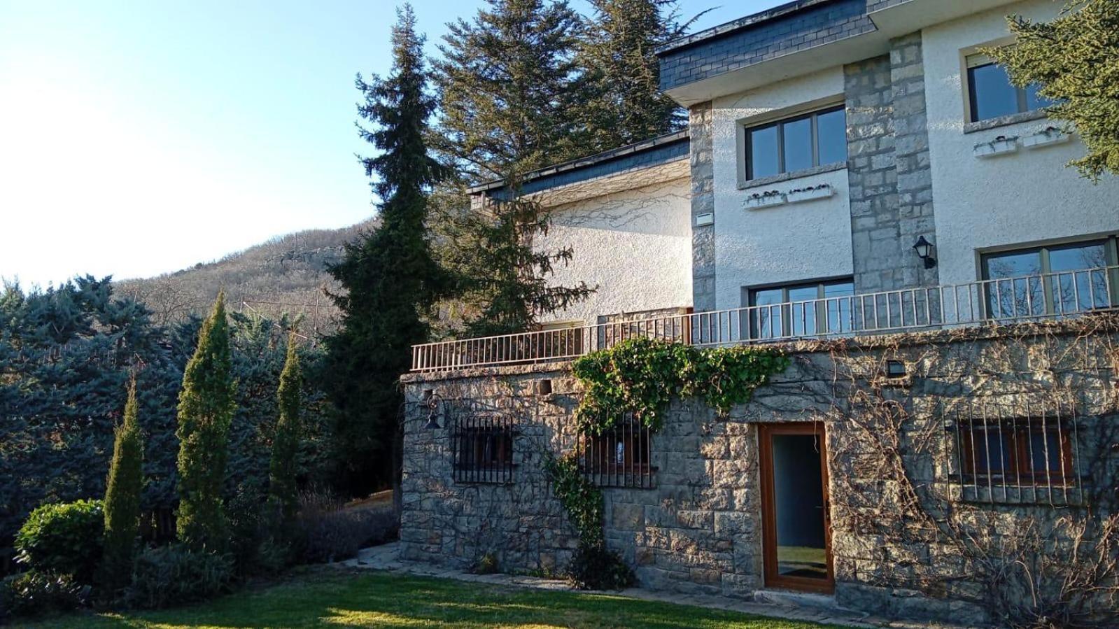 Los Cedros, Gran Chalet Con Piscina Y Apartamento En Navacerrada Ngoại thất bức ảnh